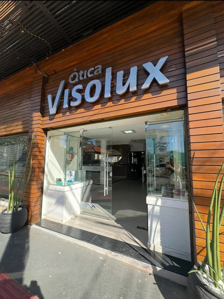 Fachada da unidade Visolux na Rua Senador Souza Naves, 364